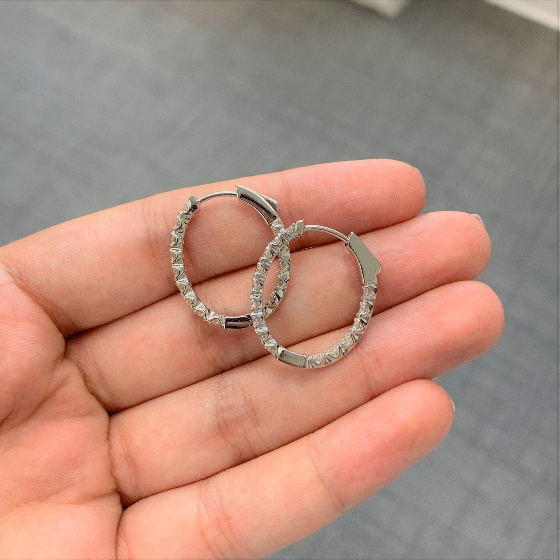 14k Gold & Diamond Oval Hoop Earrings - 1''