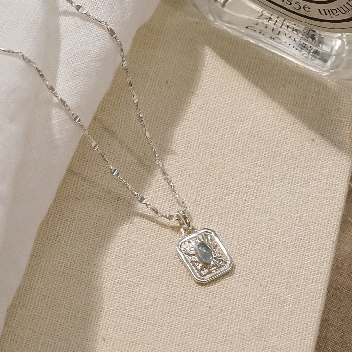 december-blue-topaz-birthstone-necklace-sterling-silver-daisy-london