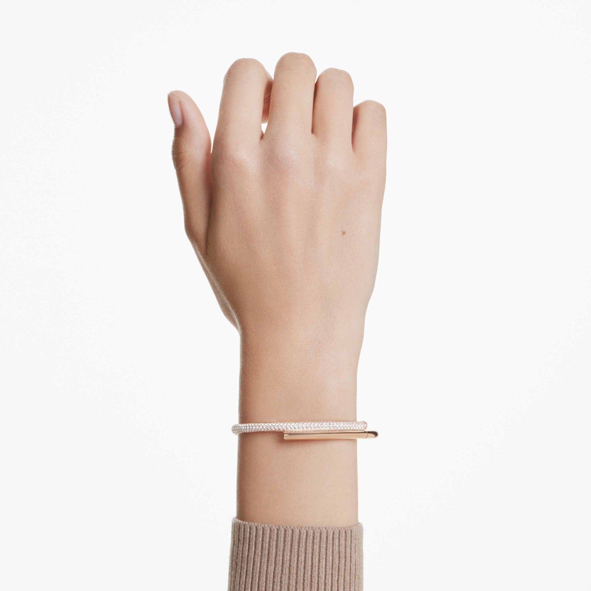 DEXTERA BANGLE MAGNETIC CLOSURE WHITE ROSE GOLD TONE PLATED