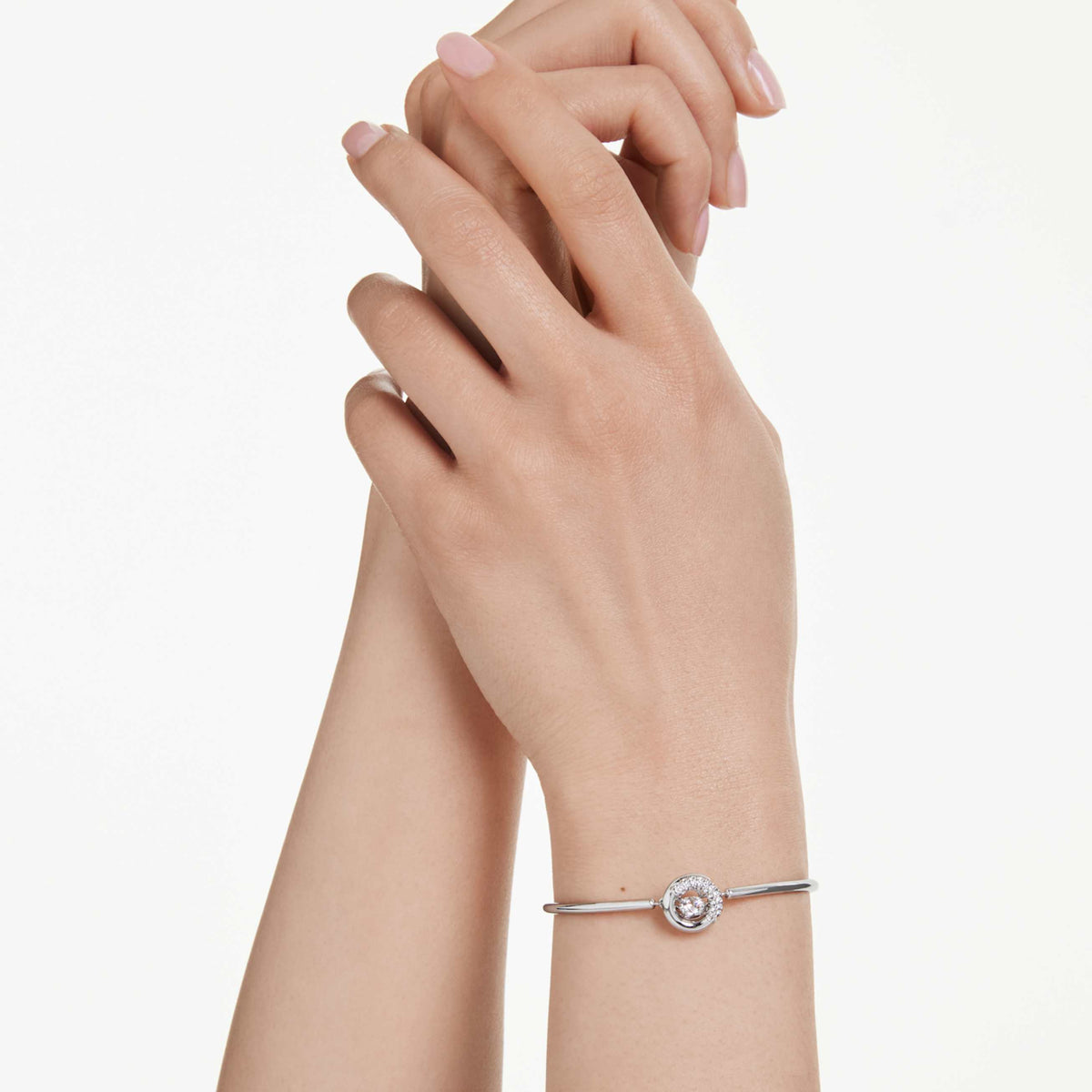 DEXTERA BANGLE ROUND CUT WHITE RHODIUM PLATED