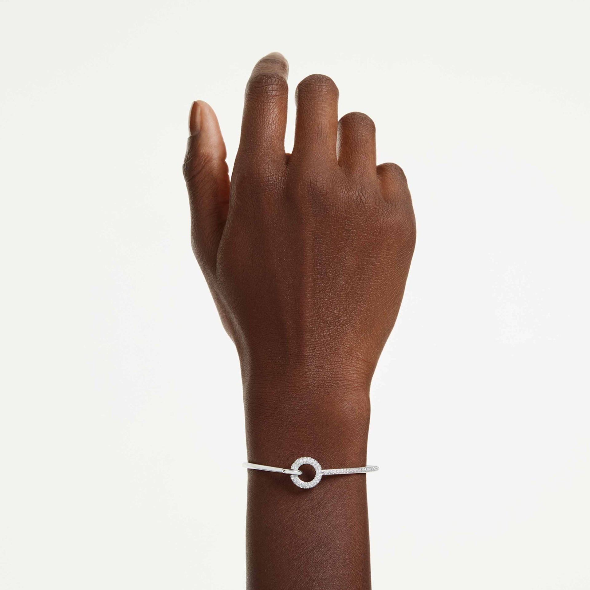 DEXTERA BANGLE ROUND CUT WHITE RHODIUM PLATED