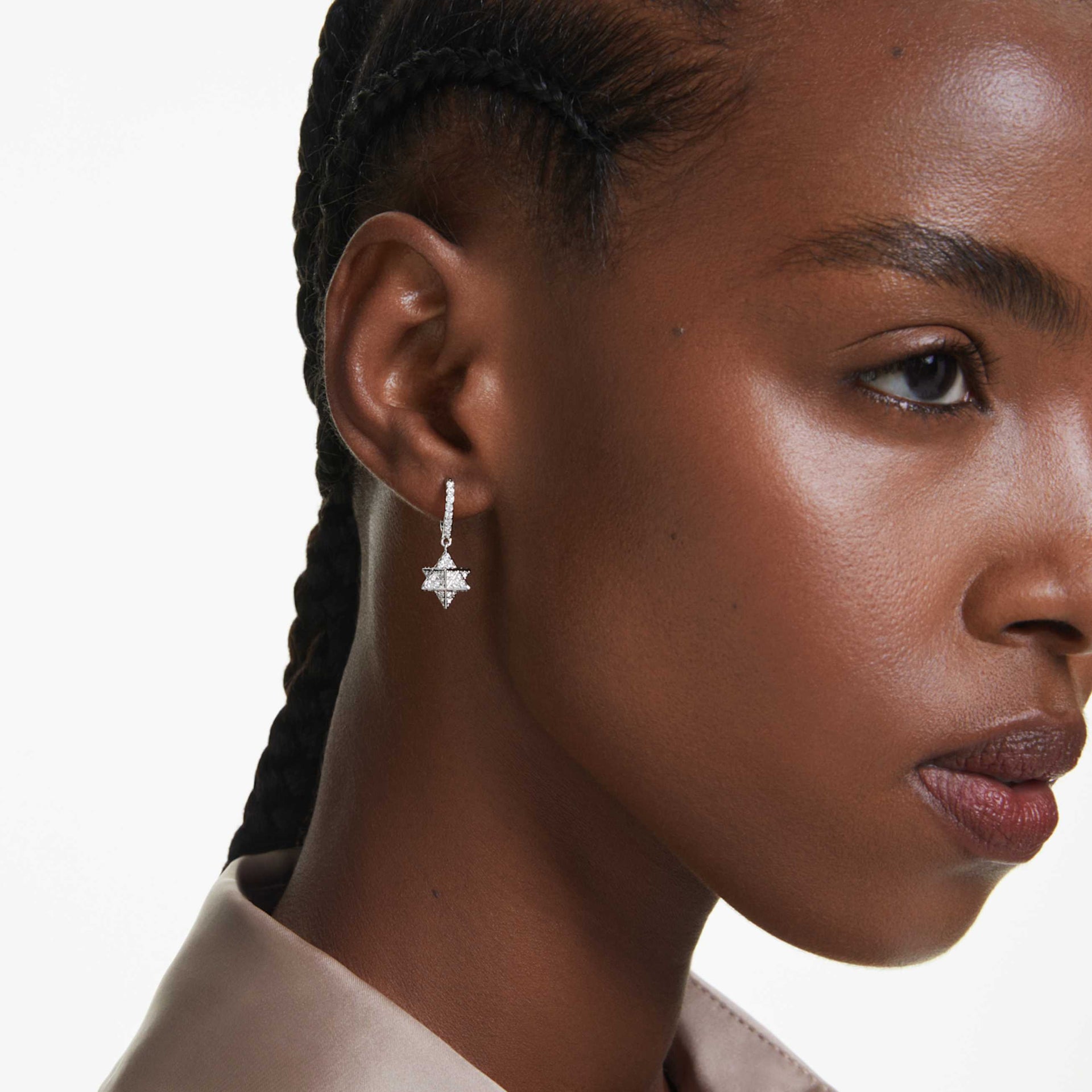 DEXTERA DROP EARRINGS ASYMMETRICAL DESIGN ROUND CUT STAR AND SPHERE WHITE RHODIUM PLATED