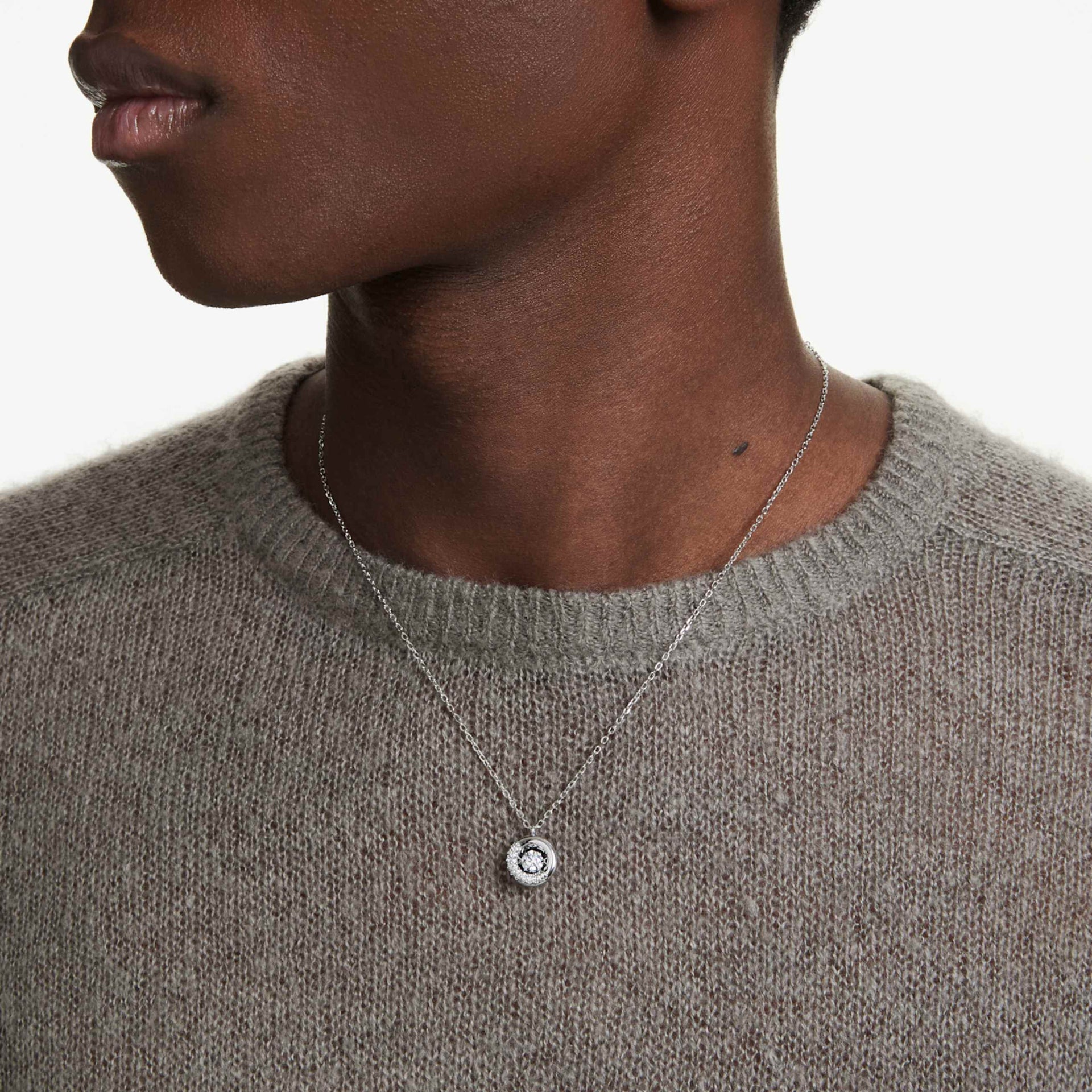 DEXTERA PENDANT ROUND CUT WHITE RHODIUM PLATED