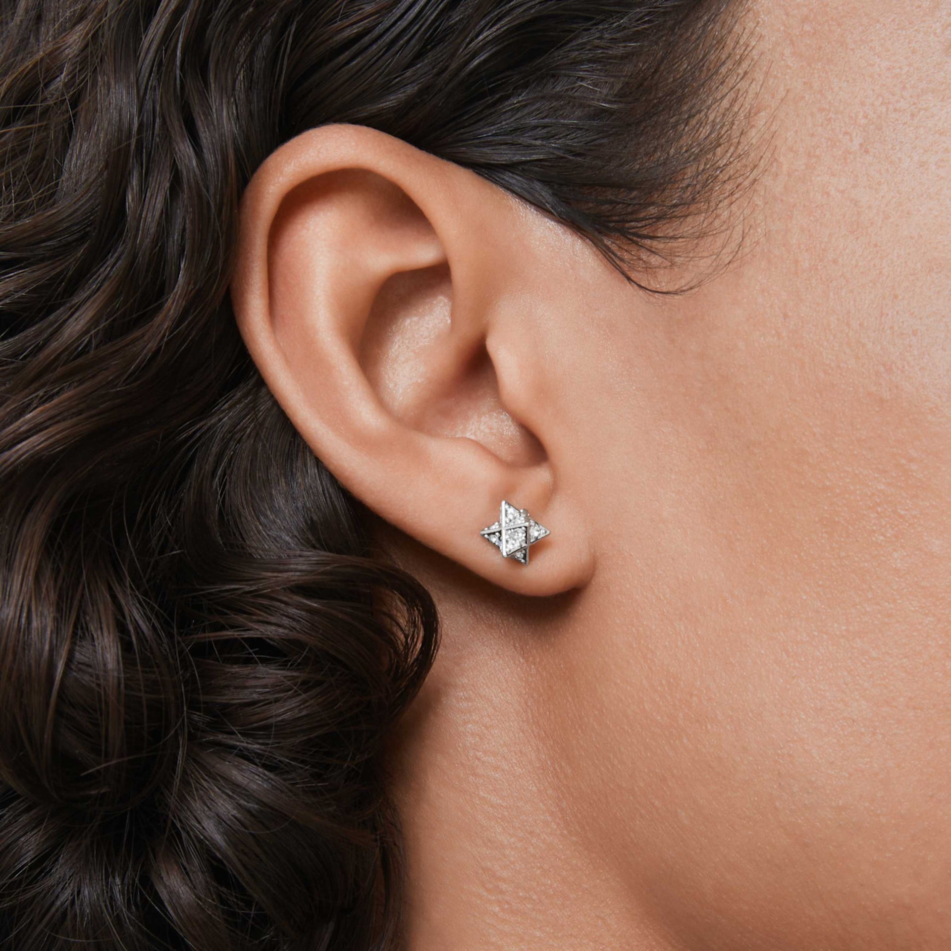 DEXTERA STUD EARRINGS ROUND CUT STAR WHITE RHODIUM PLATED