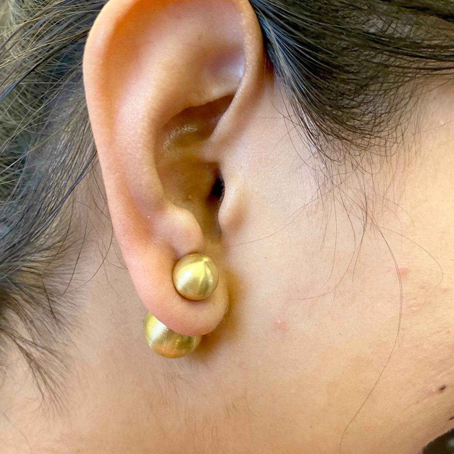 Double Side Tunnel Earrings In 18K Yellow Gold
