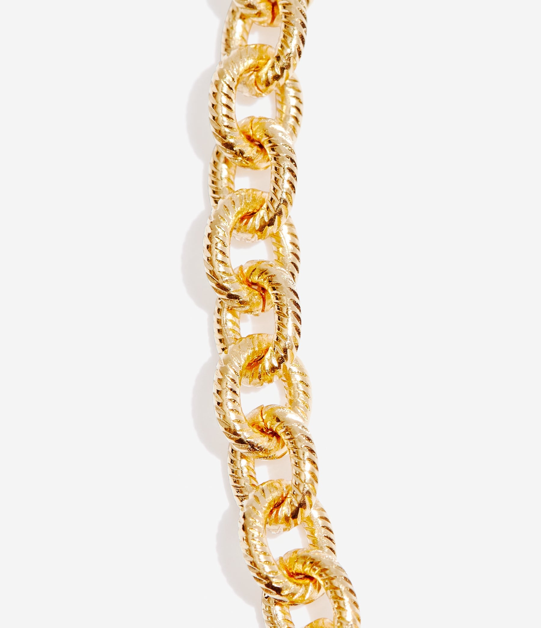 Belveled Small Loop Chain Necklace