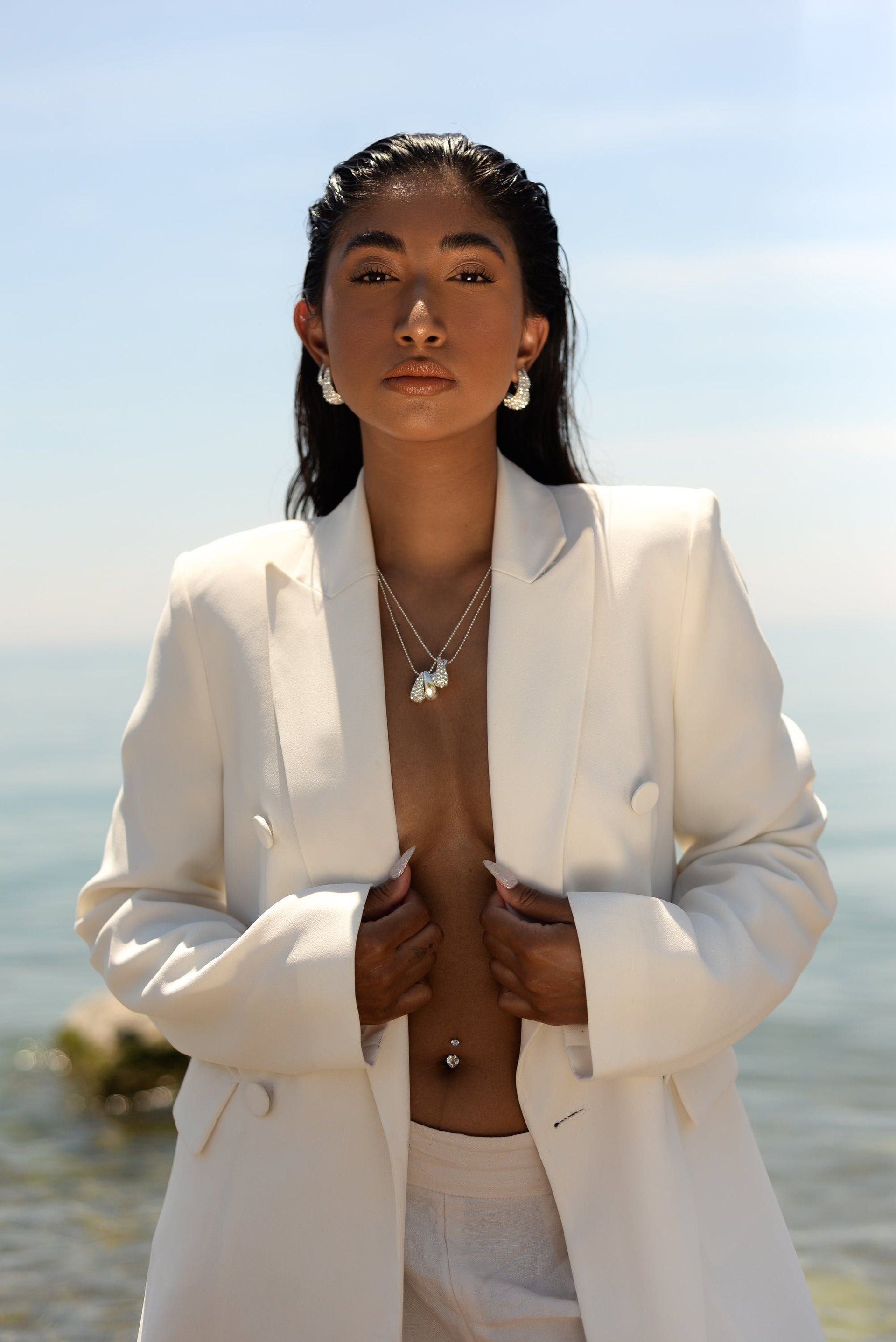 Hira Bold Earrings Silver