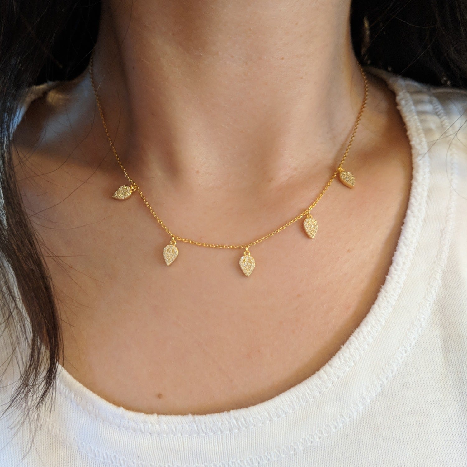 Blessings Leaf Choker Necklace In Silver