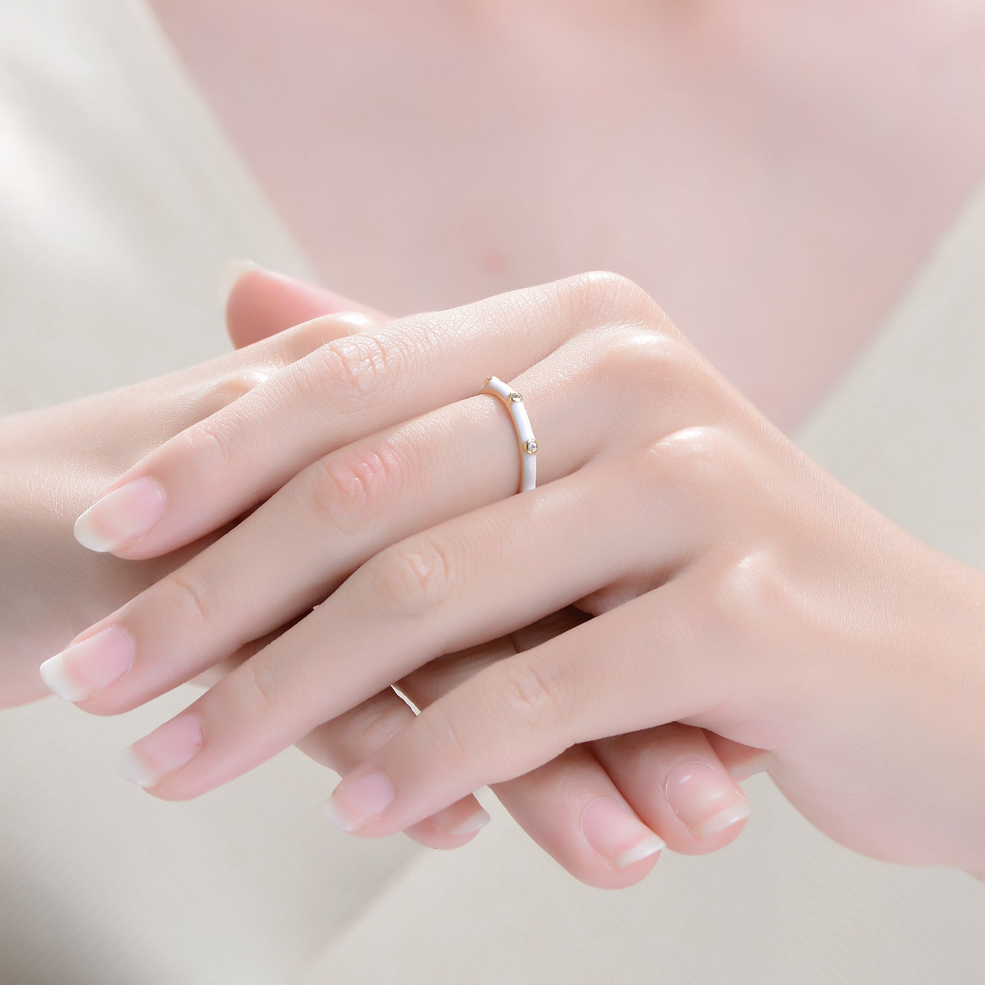 Rg White Gold Plated with Diamond Cubic Zirconia Bezel Solitaire Ring