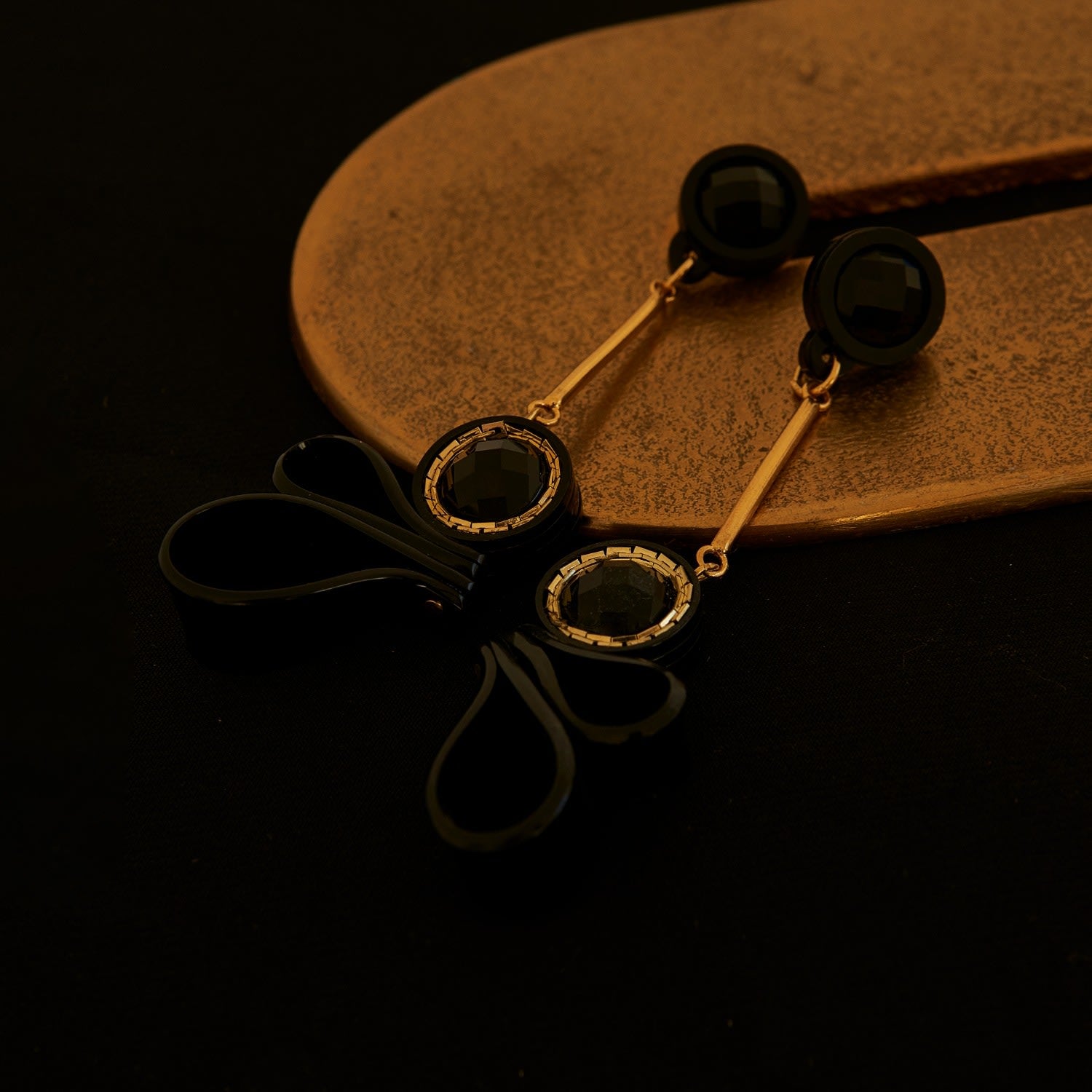 Earring Paisley Black