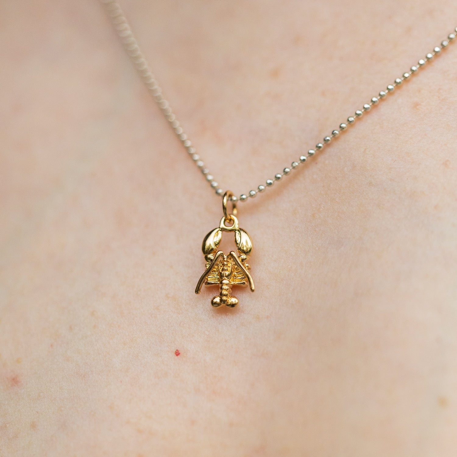 Chic Summer Handcrafted Gold Lobster Pendant Silver Necklace