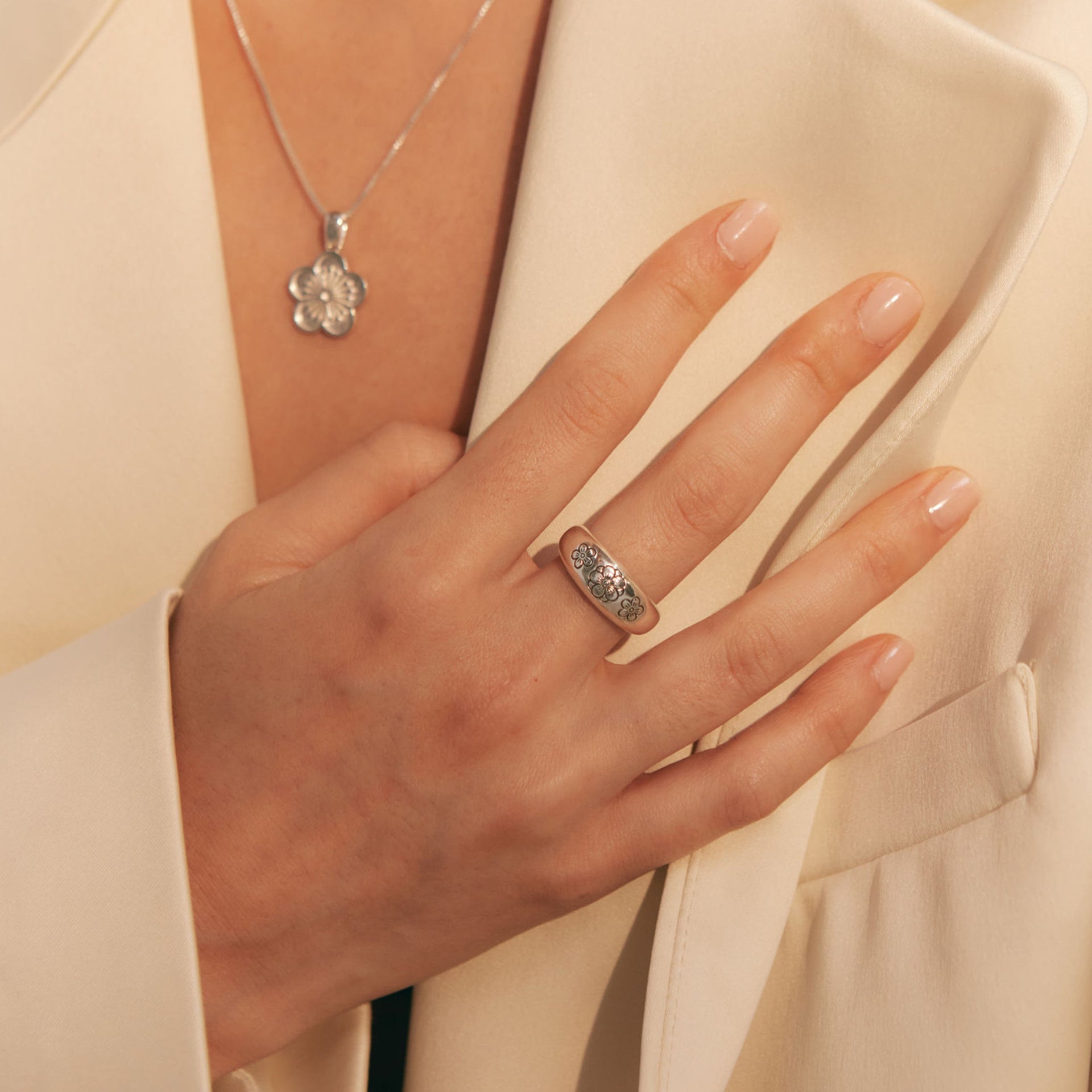 Ehwa Floral Dome Ring