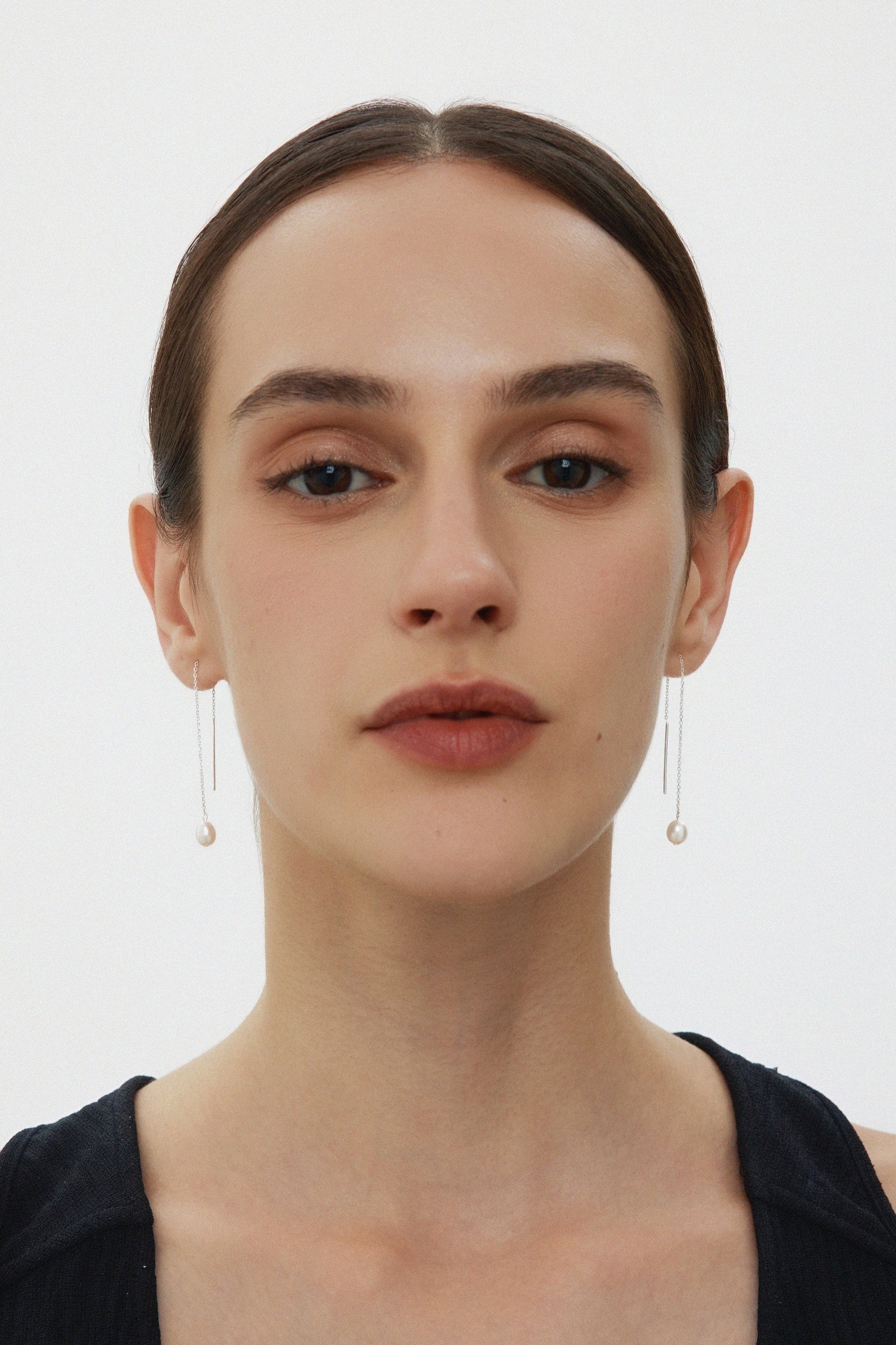 Eira Pearl Drop Threader Earrings In Gold