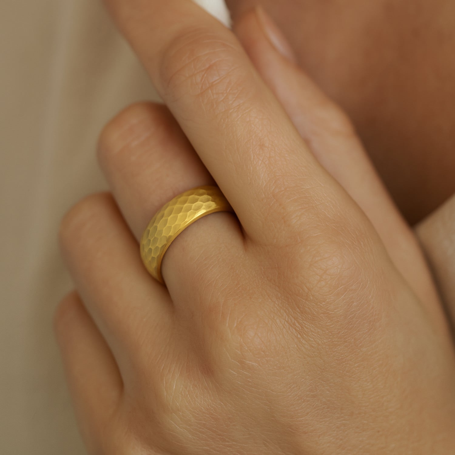 Hammered Domed Silver Band For Women With Gold Plating – Timeless And Stylish