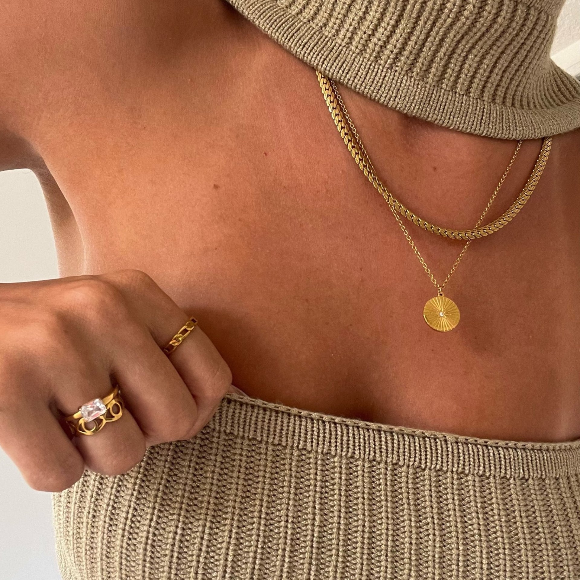 Ellie Vail - Rue Sunburst Disc Necklace