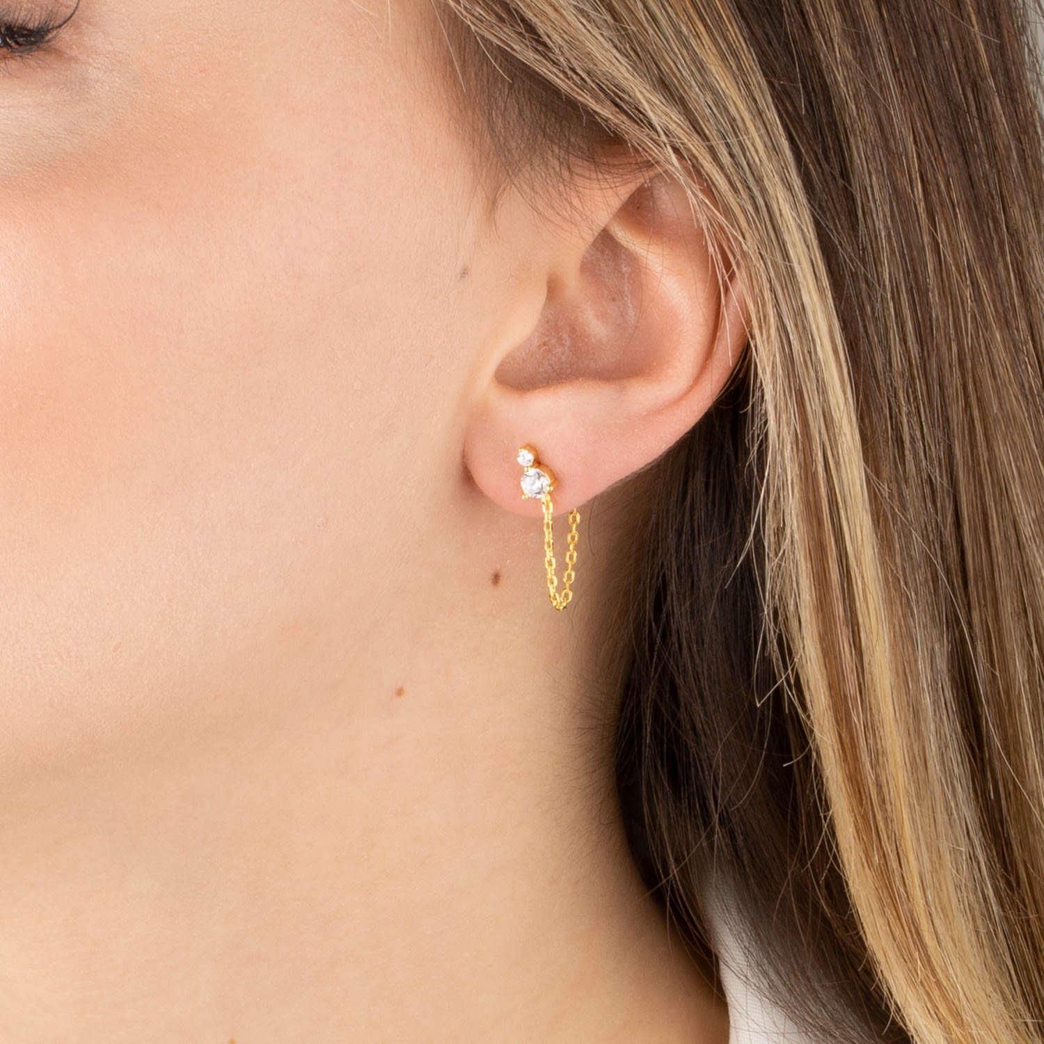 Elona Round Cut Drop Earring
