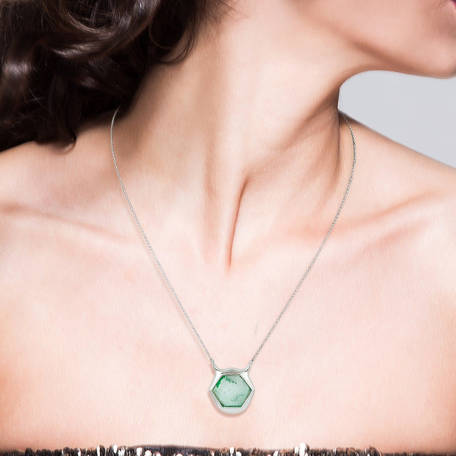 Emerald Gemstone Choker Necklace In 18K White Gold