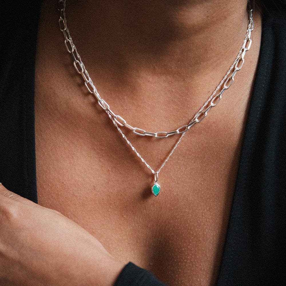 emerald-may-birthstone-charm-necklace-sterling-silver-daisy-london