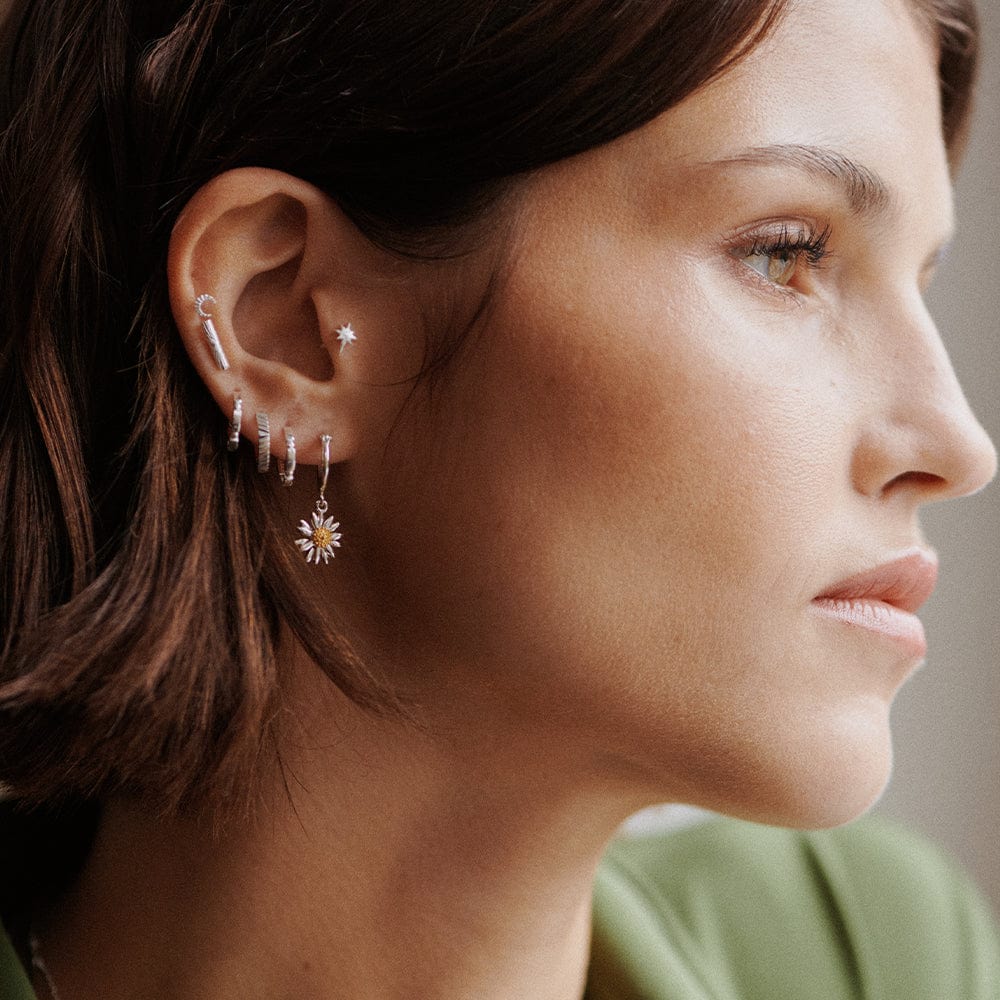 english-daisy-drop-earrings-18ct-gold-plated-925-sterling-silver-daisy-london