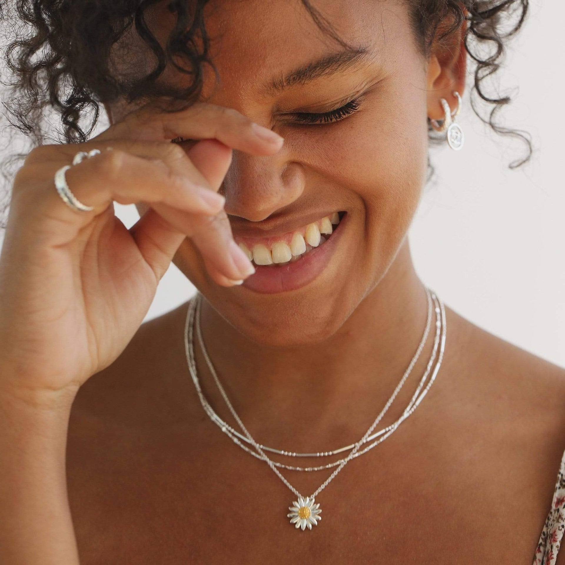 english-daisy-necklace-15mm-18ct-gold-plated-925-sterling-silver-daisy-london