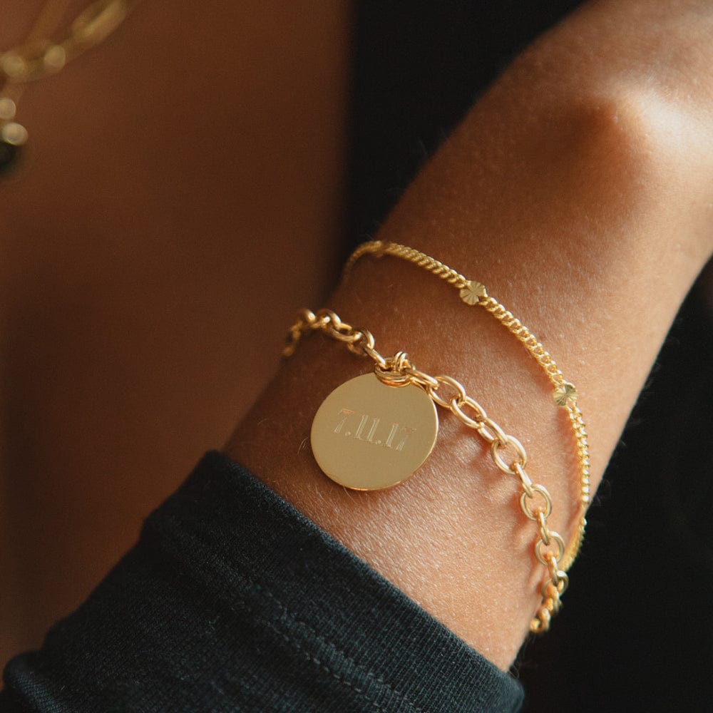 engravable-medallion-bracelet-18ct-gold-plated-daisy-london