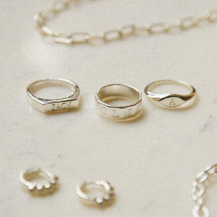 engravable-rectangle-signet-ring-sterling-silver-daisy-london