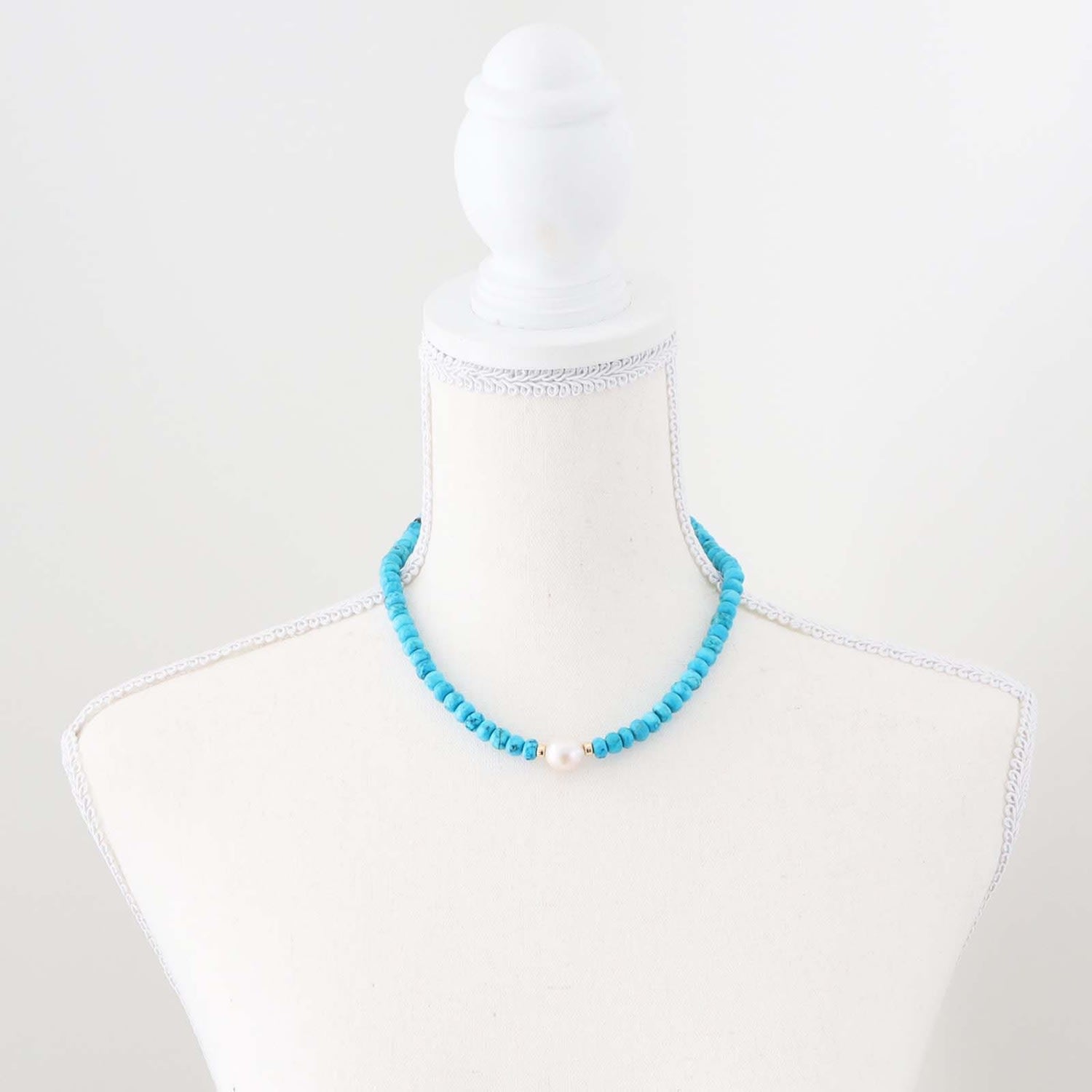 Turquiose Howlite & Freshwater Pearl Beaded Necklace