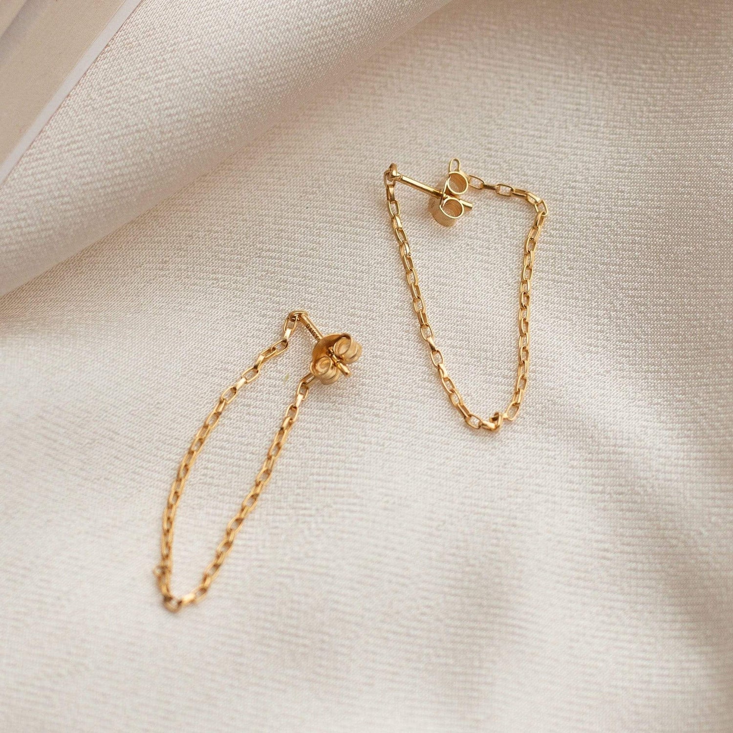 estee-lalonde-box-chain-earrings-18ct-gold-plated-daisy-london