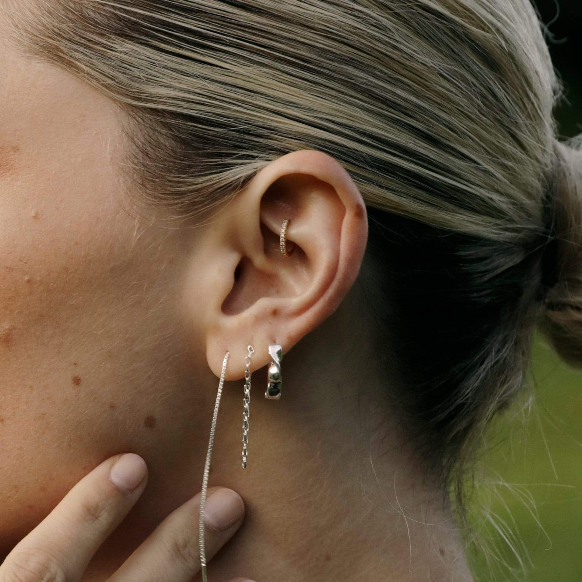 estee-lalonde-box-chain-earrings-sterling-silver-daisy-london