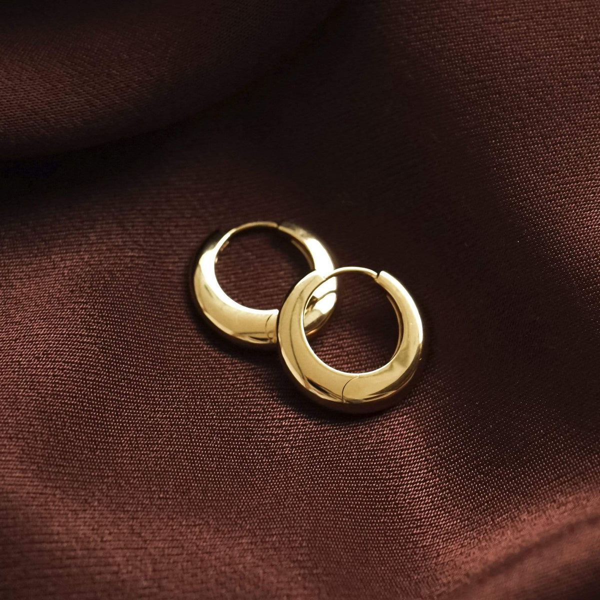 estee-lalonde-midi-dome-hoop-earrings-18ct-gold-plated-daisy-london