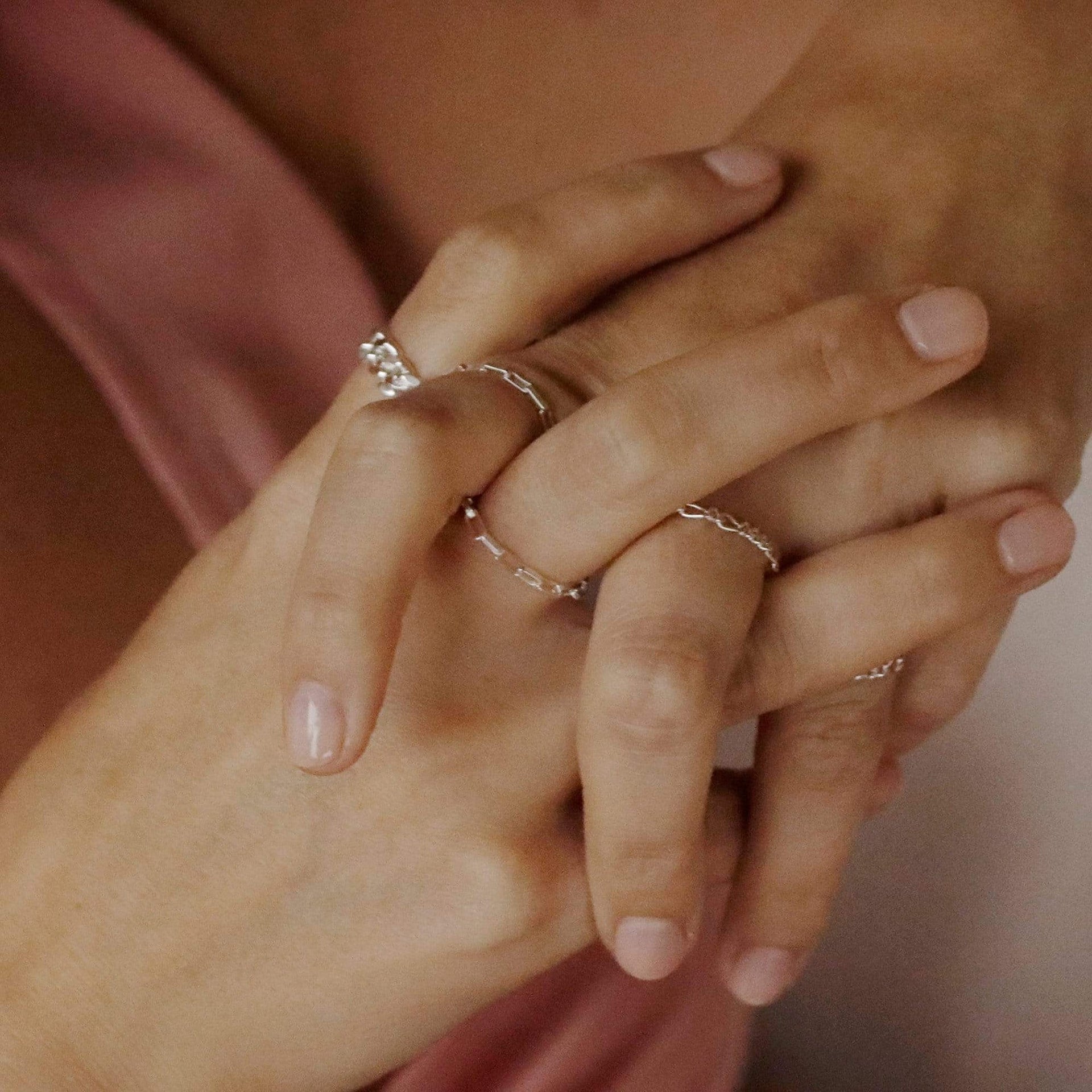 estee-lalonde-fine-box-chain-ring-sterling-silver-daisy-london