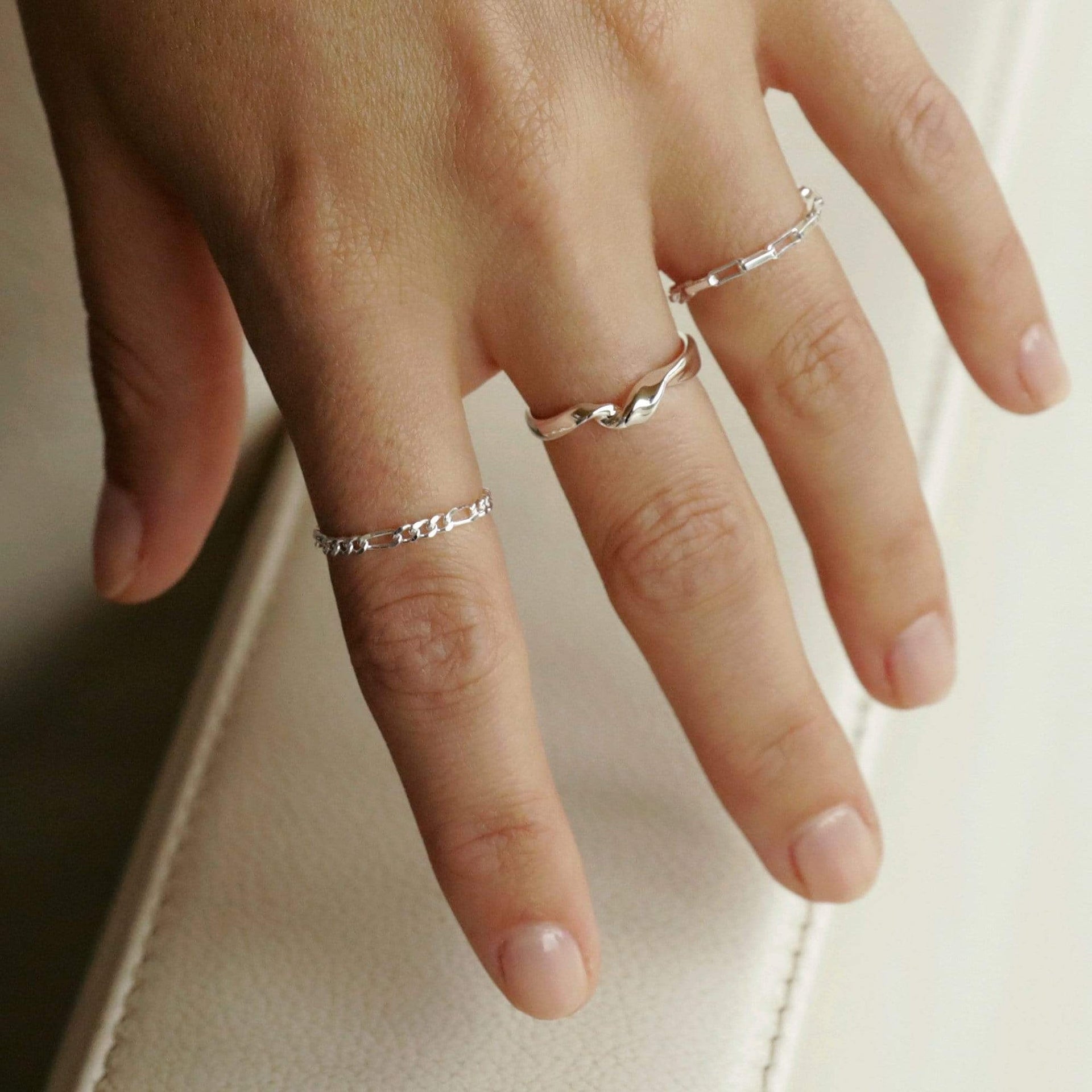 estee-lalonde-flow-ring-sterling-silver-daisy-london