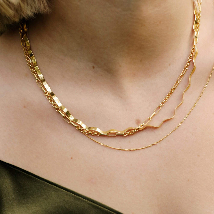 estee-lalonde-forever-chain-necklace-18ct-gold-plated-daisy-london