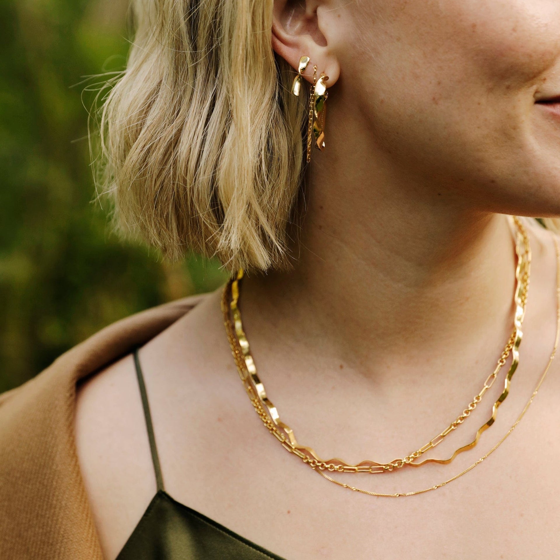 estee-lalonde-forever-chain-necklace-18ct-gold-plated-daisy-london