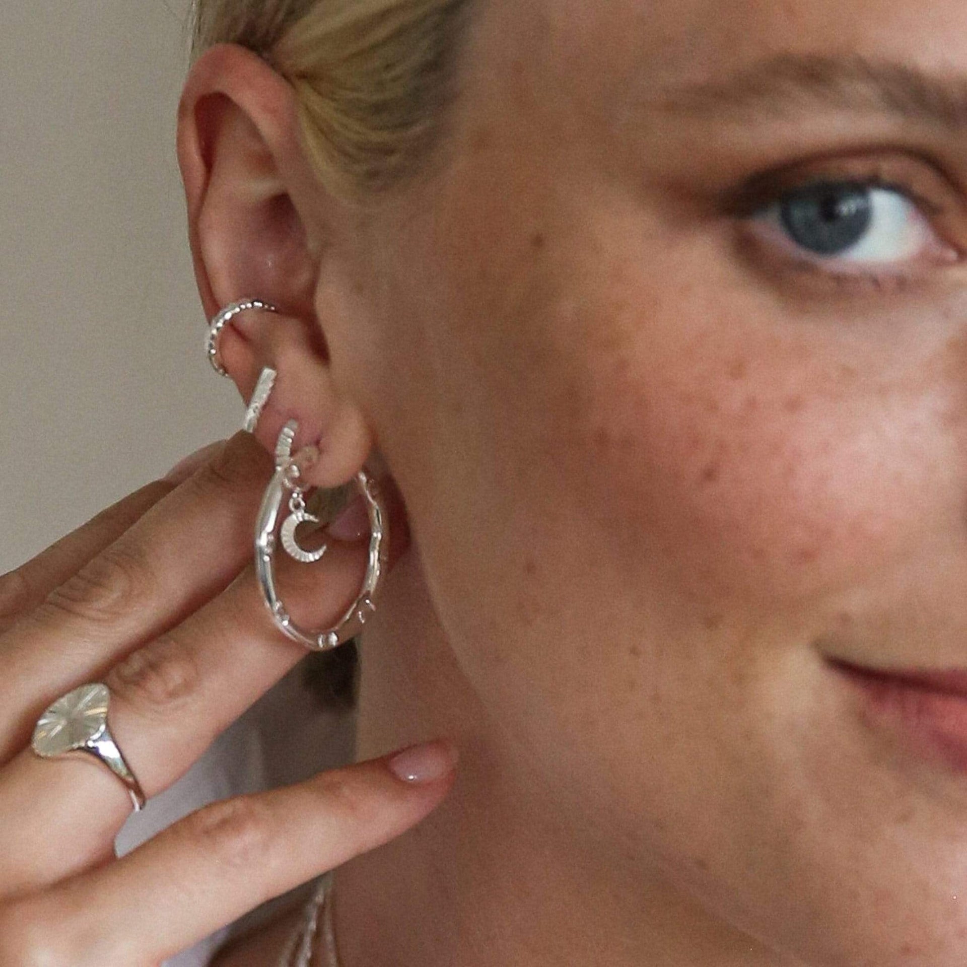 estee-lalonde-goddess-glow-hoop-earrings-925-sterling-silver-daisy-london