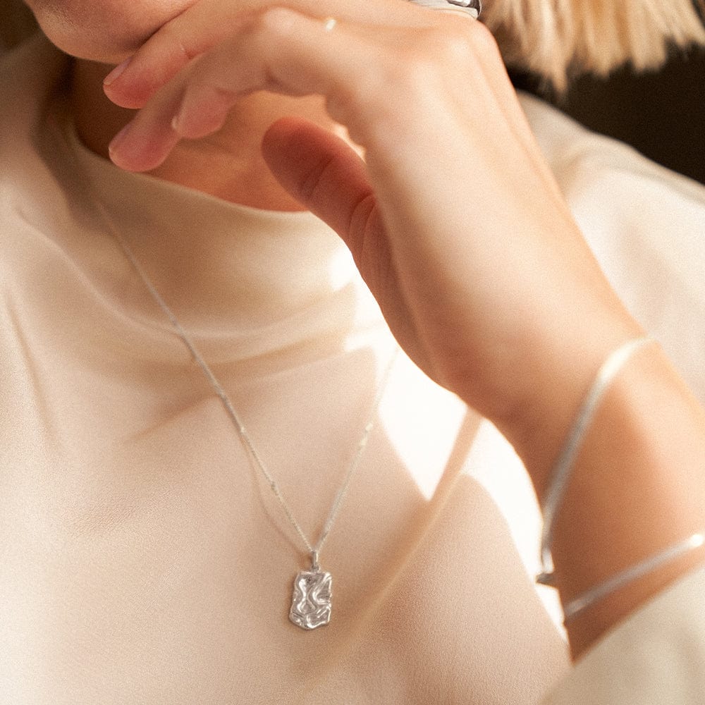 estee-lalonde-leo-necklace-sterling-silver-daisy-london