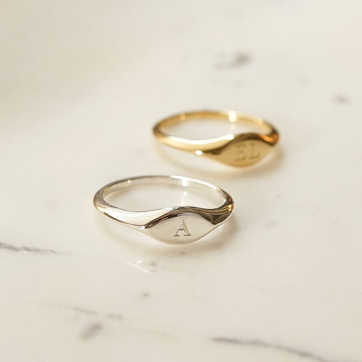estee-lalonde-mini-signet-ring-925-sterling-silver-daisy-london