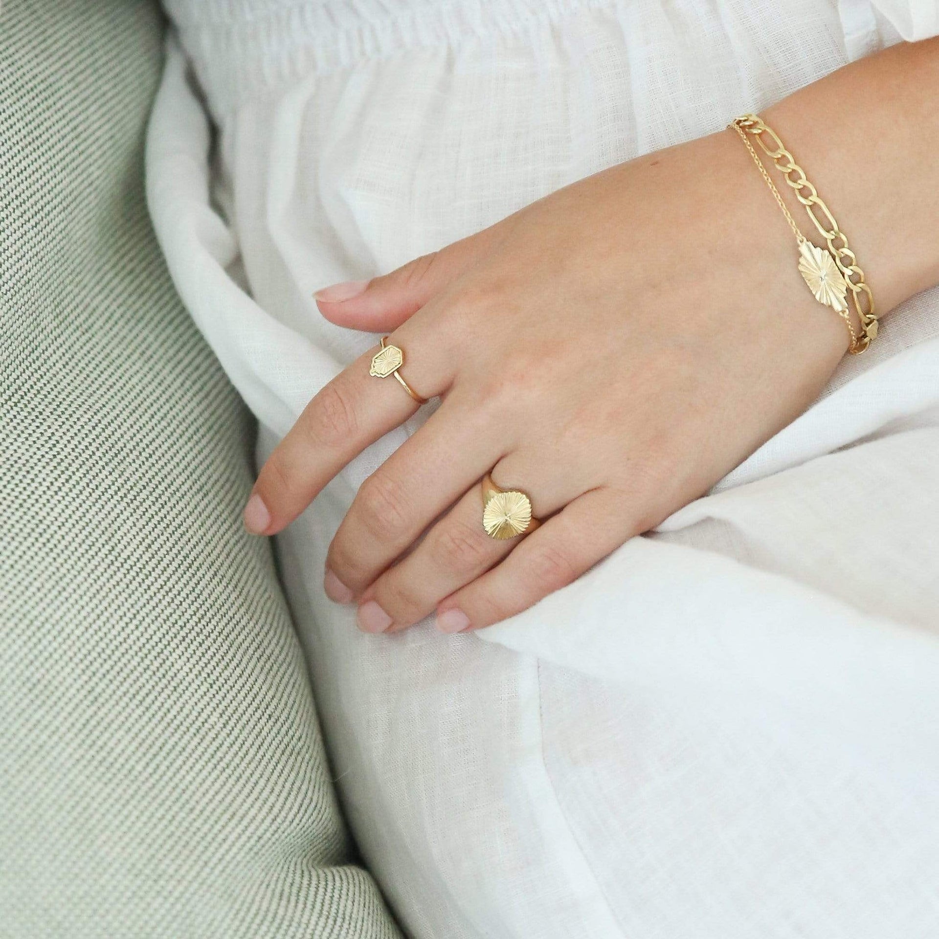 estee-lalonde-mini-sunburst-shield-ring-18ct-gold-plated-sterling-silver-daisy-london
