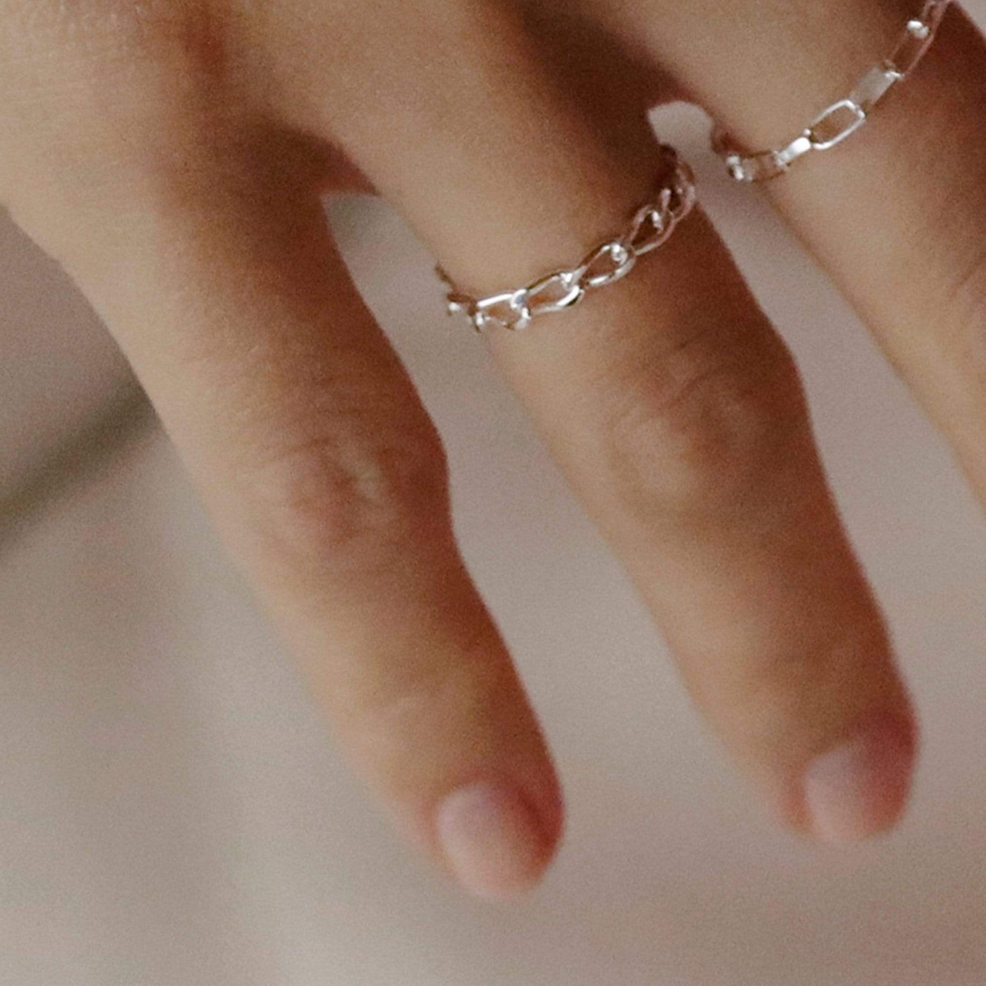 estee-lalonde-open-curb-chain-ring-sterling-silver-daisy-london