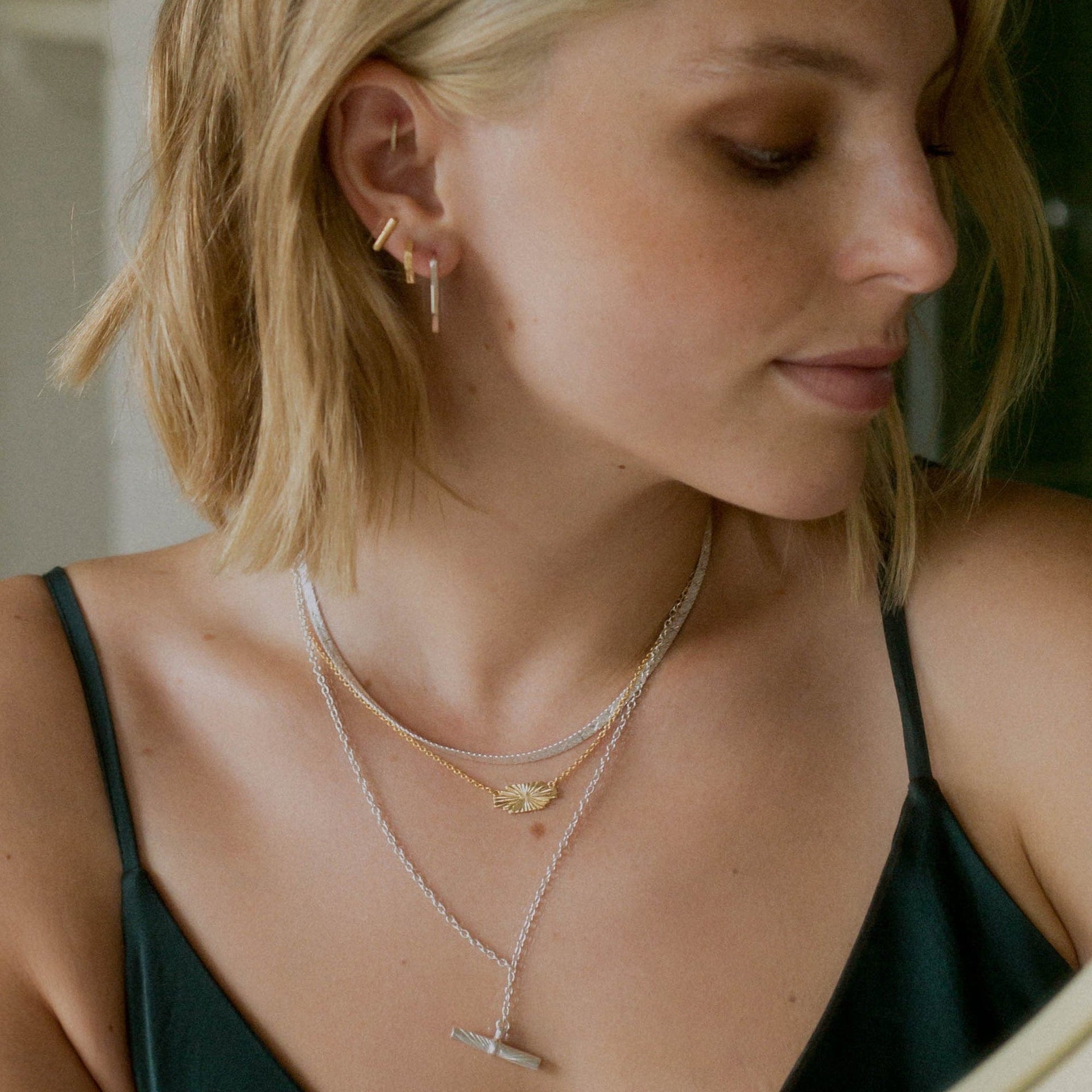 estee-lalonde-short-snake-chain-necklace-925-sterling-silver-daisy-london