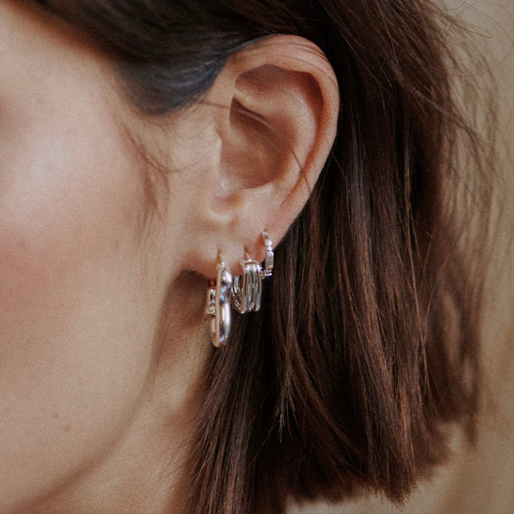 estee-lalonde-sisterhood-hoop-earrings-925-sterling-silver-daisy-london