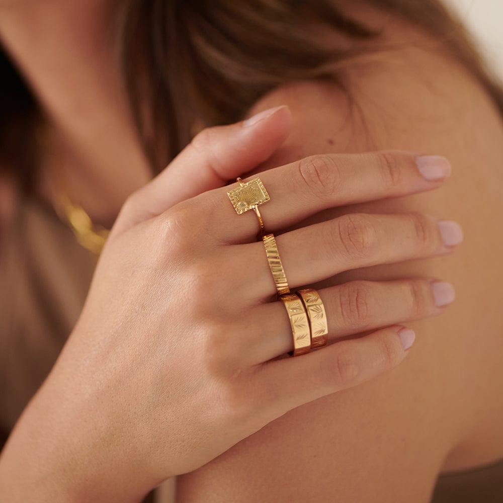 estee-lalonde-sunburst-chunky-stacking-ring-18ct-gold-plated-sterling-silver-daisy-london