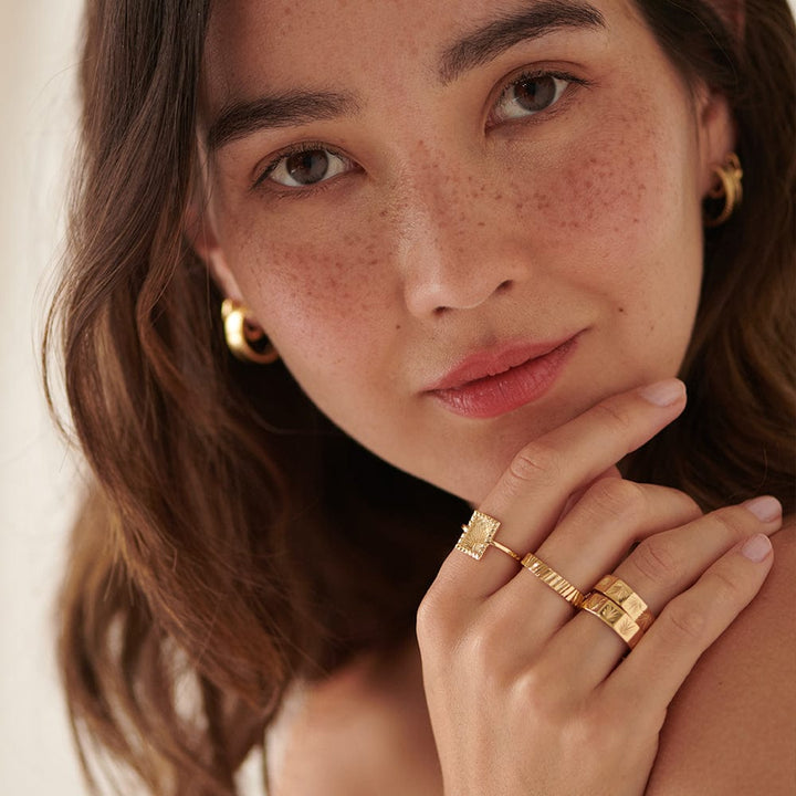 estee-lalonde-sunburst-chunky-stacking-ring-18ct-gold-plated-sterling-silver-daisy-london
