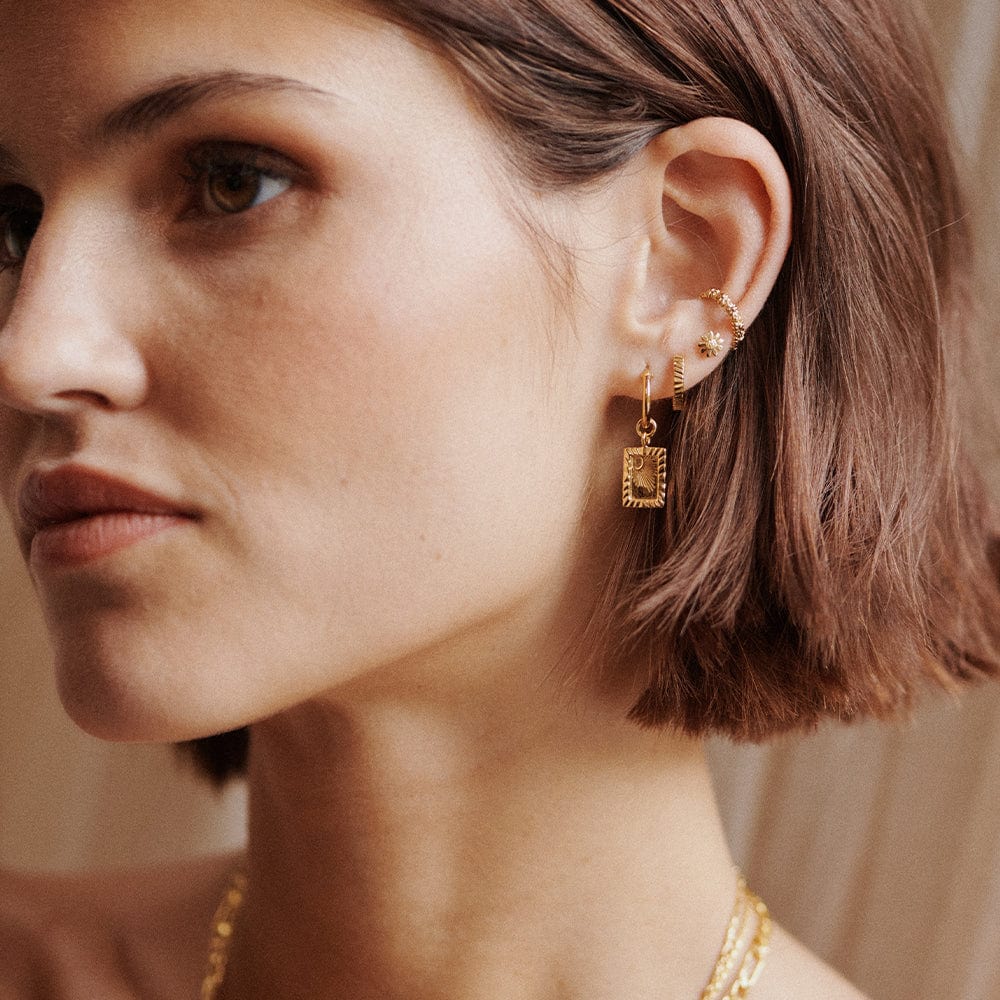 estee-lalonde-sunburst-huggie-earrings-18ct-gold-plated-sterling-silver-daisy-london