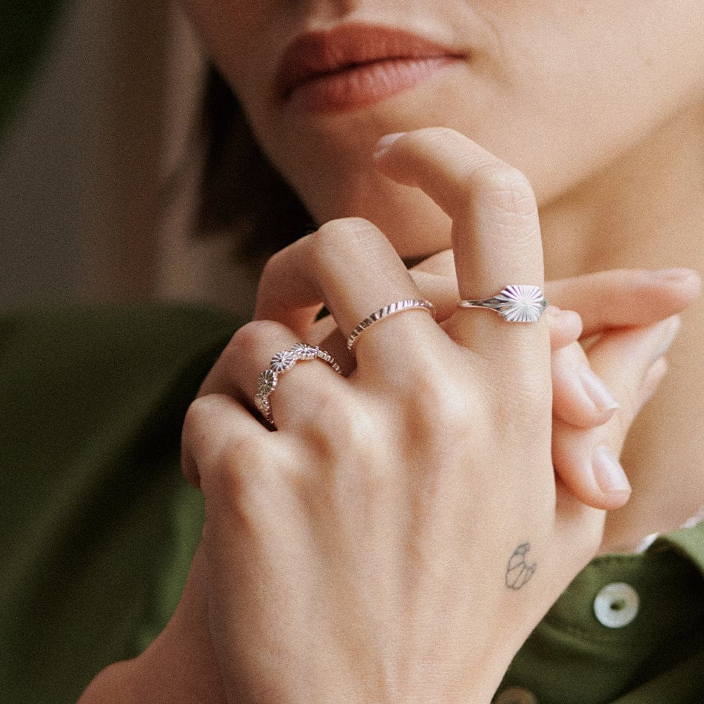 estee-lalonde-rising-sun-frame-ring-925-sterling-silver-daisy-london