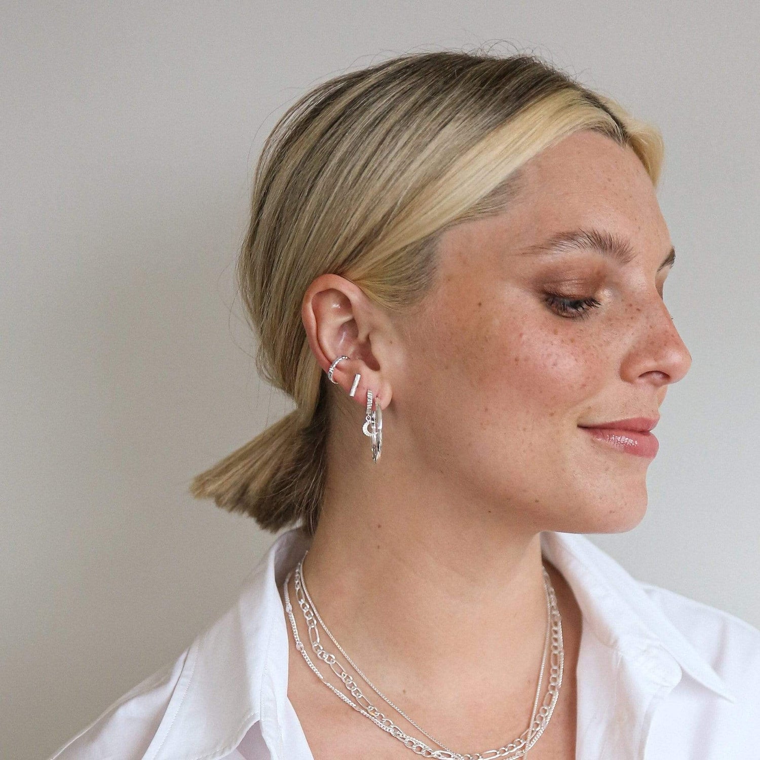 estee-lalonde-t-bar-stud-earrings-925-sterling-silver-daisy-london