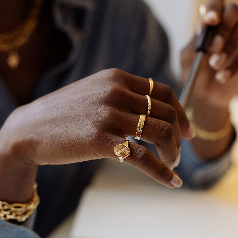 estee-lalonde-thea-chunky-stacking-ring-18ct-gold-plated-sterling-silver-daisy-london