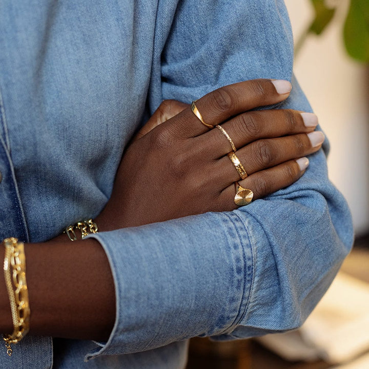 estee-lalonde-thea-chunky-stacking-ring-18ct-gold-plated-sterling-silver-daisy-london