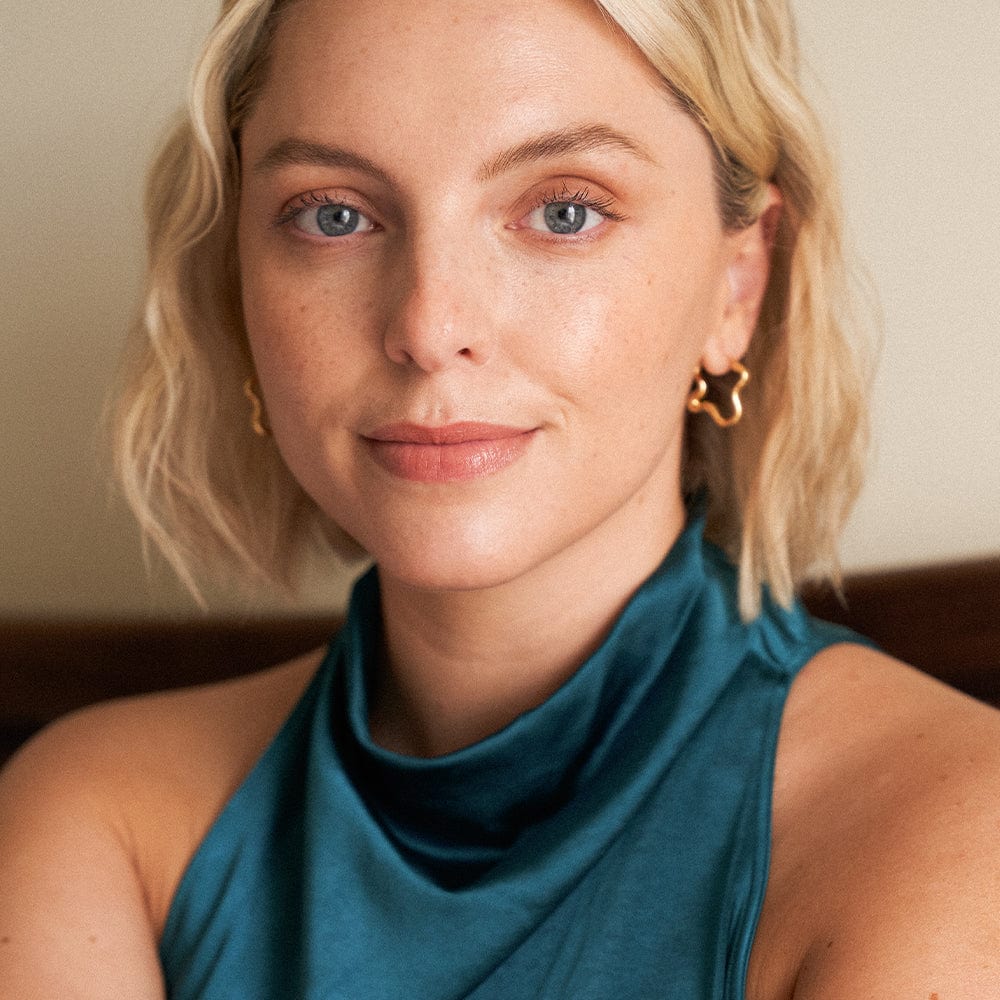 estee-lalonde-wavy-hoop-earrings-18ct-gold-plated-daisy-london