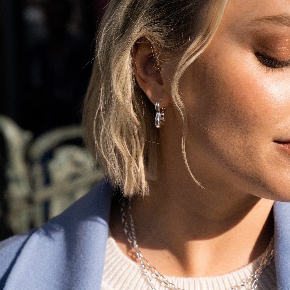 estee-lalonde-wavy-hoop-earrings-sterling-silver-daisy-london